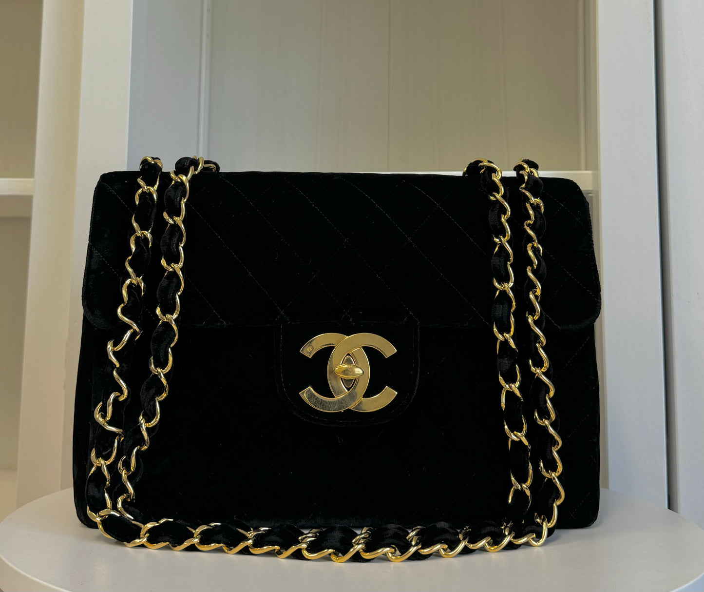 CHANEL 1995 VINTAGE BLACK VELVET JUMBO CLASSIC FLAP