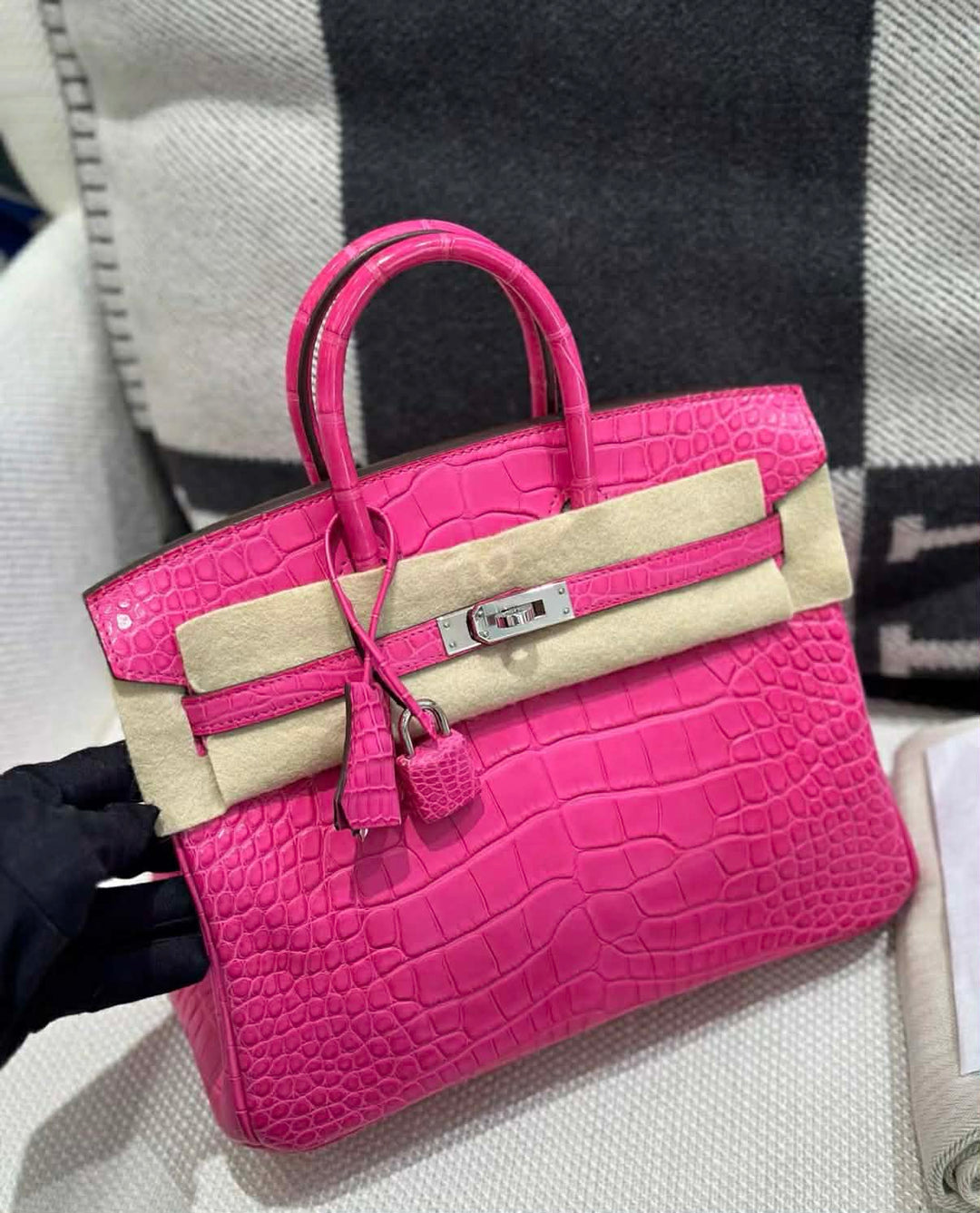 Hermès Birkin 25 Matte Alligator Rose Shocking Palladium Hardware
