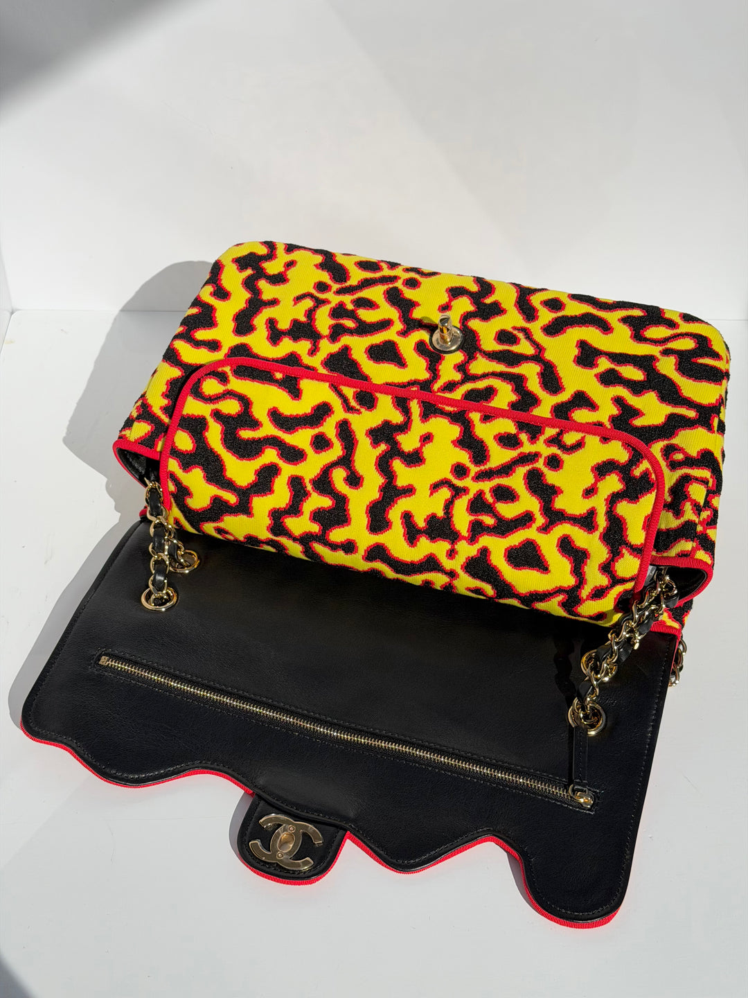 Chanel Maxi Runway Flap Bag in Yellow, Red & Black Mixed Fibers Gold Hardware Métiers d’Art 2026