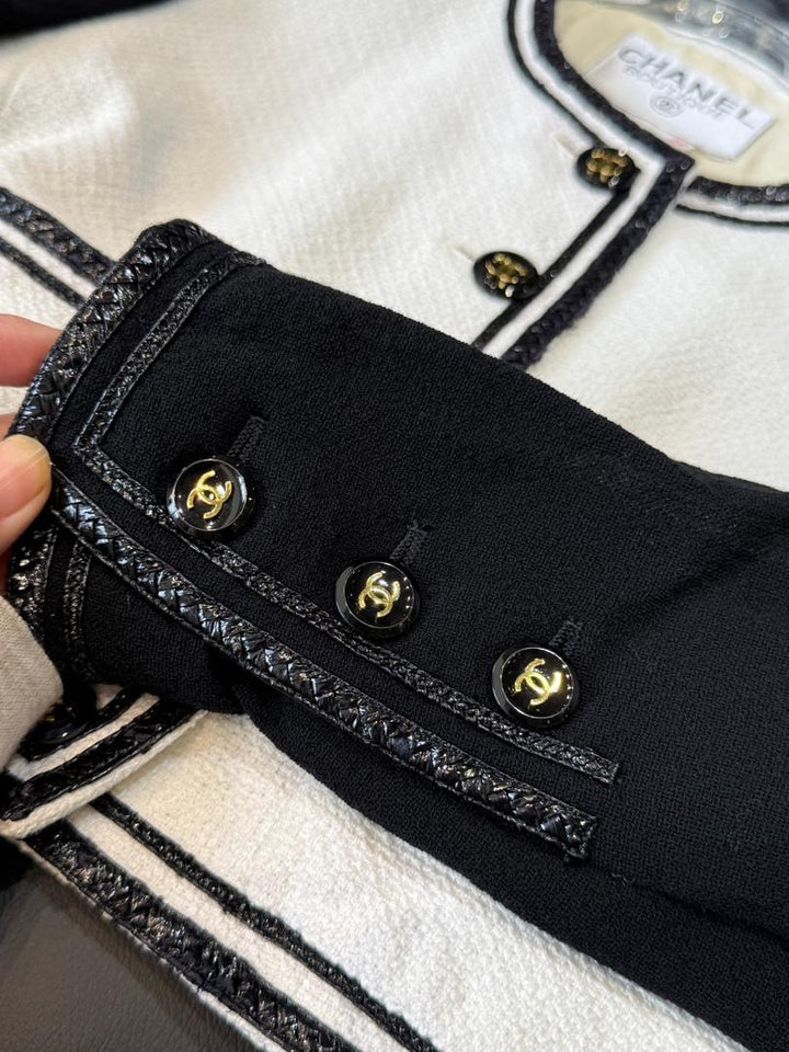 Chanel 1995 Black & White Cropped Jacket