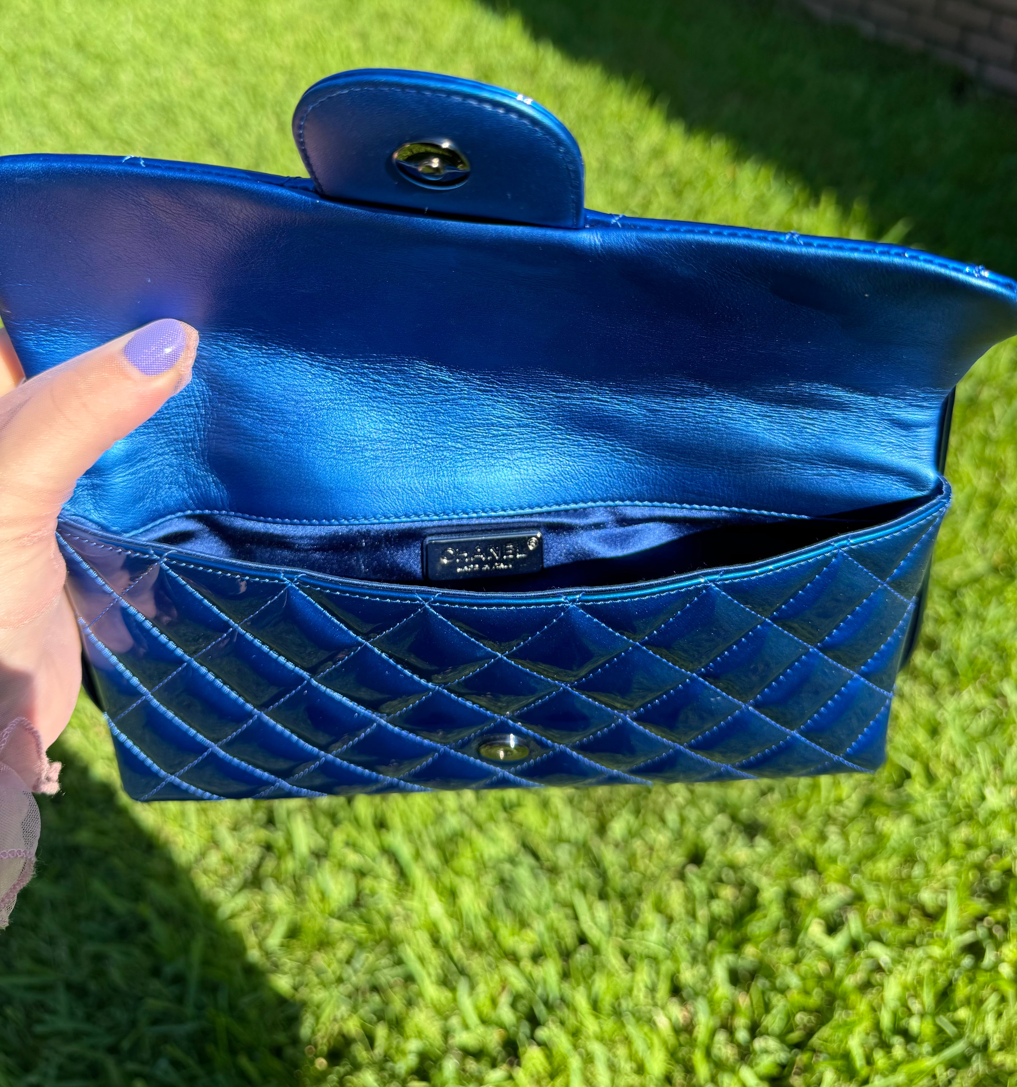 美品✨CHANEL リムレス グラデーション 4084 ブルー Chanel Classic Flap Patent Metallic Blue Frame Clutch – Its A Luv