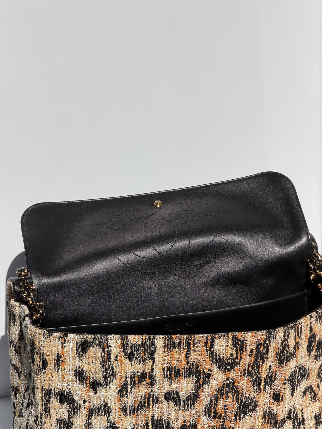 Chanel Maxi Flap Bag Brown Leopard Tweed Mixed Fibers Gold Tone Hardware Métiers D’Art 2026