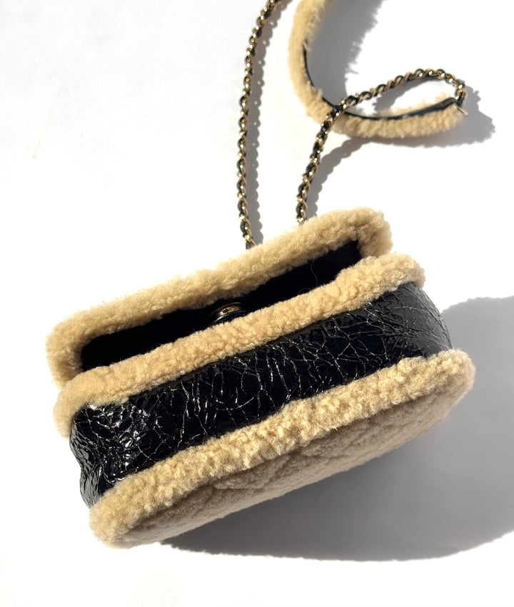Chanel Black Shiny Crumpled Sheepskin and Shearling Mania Flap