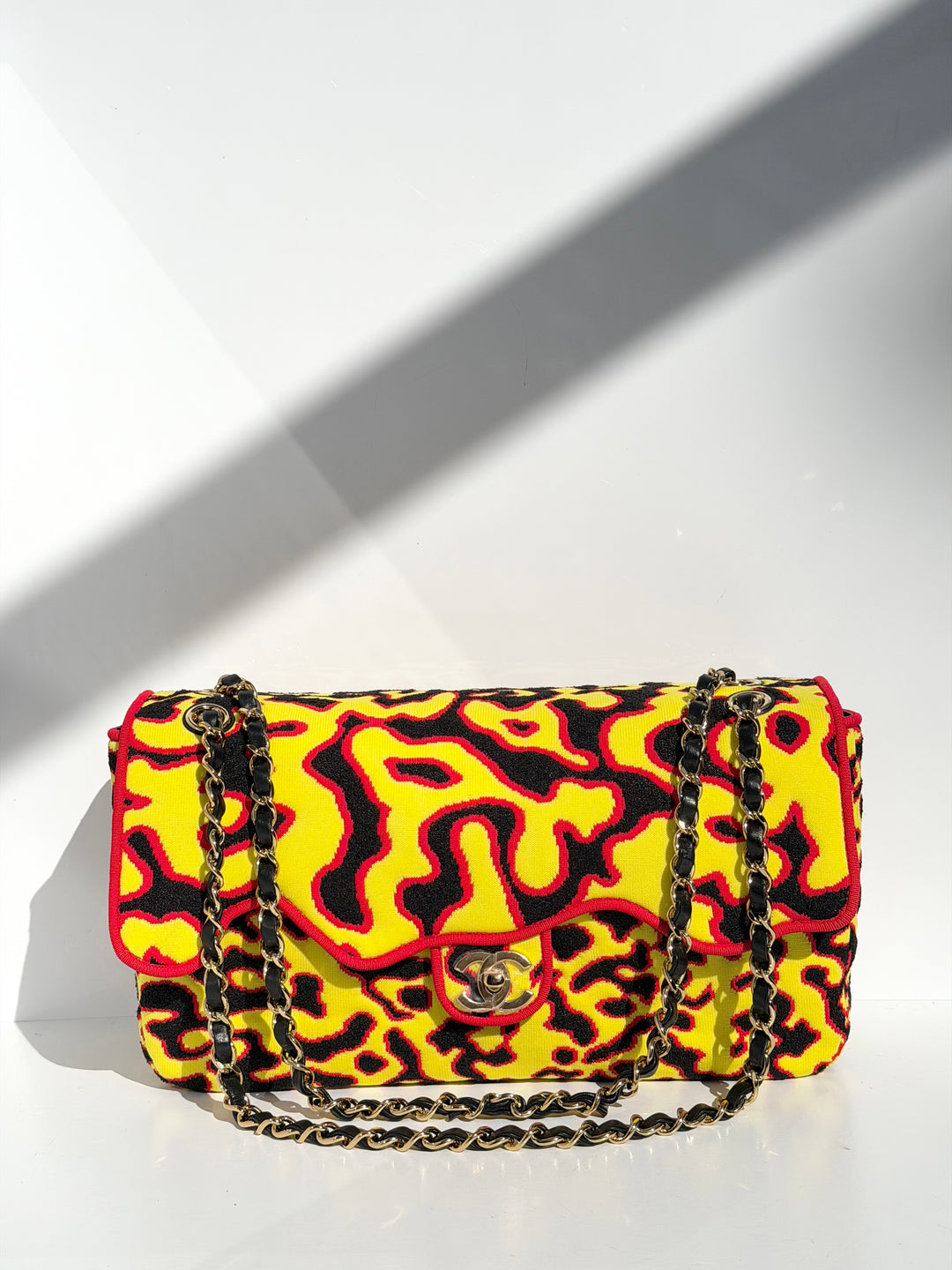 Chanel Maxi Runway Flap Bag in Yellow, Red & Black Mixed Fibers Gold Hardware Métiers d’Art 2026