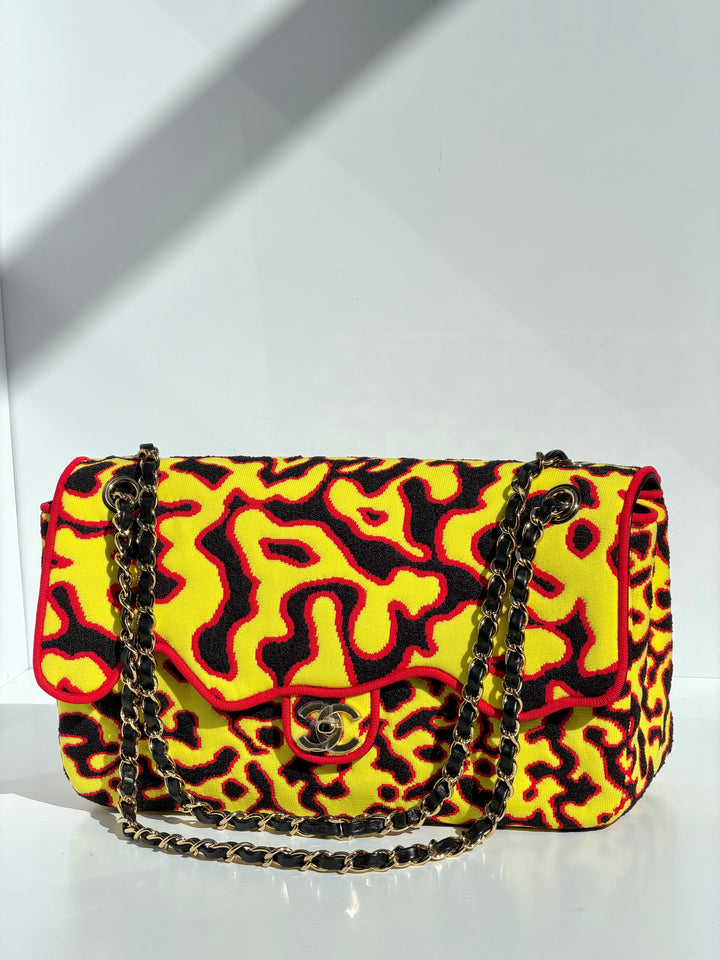 Chanel Maxi Runway Flap Bag in Yellow, Red & Black Mixed Fibers Gold Hardware Métiers d’Art 2026