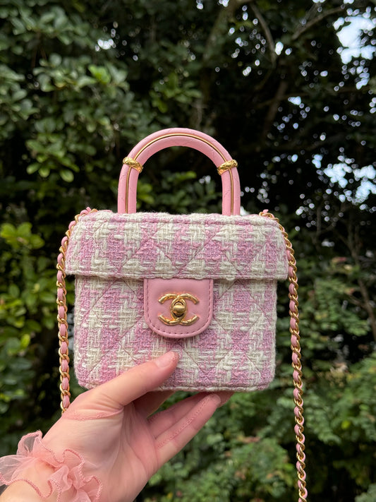 Chanel Pink Ecru Tweed Handle Crush Small Vanity Case