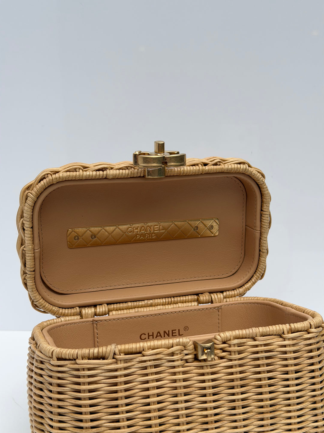 Chanel Cruise 2025/26 Braided Rattan Vanity Case