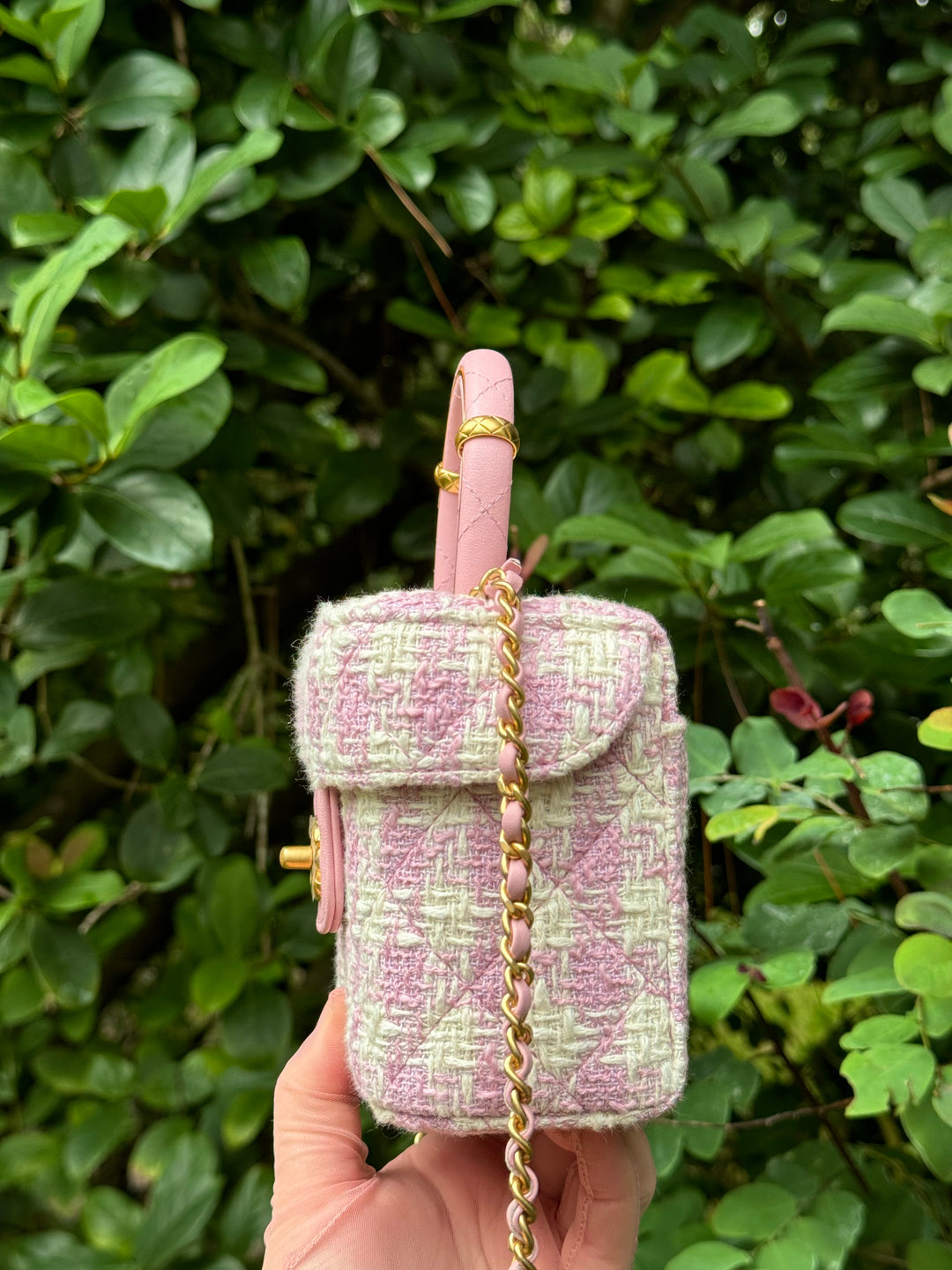 Chanel Pink Ecru Tweed Handle Crush Small Vanity Case