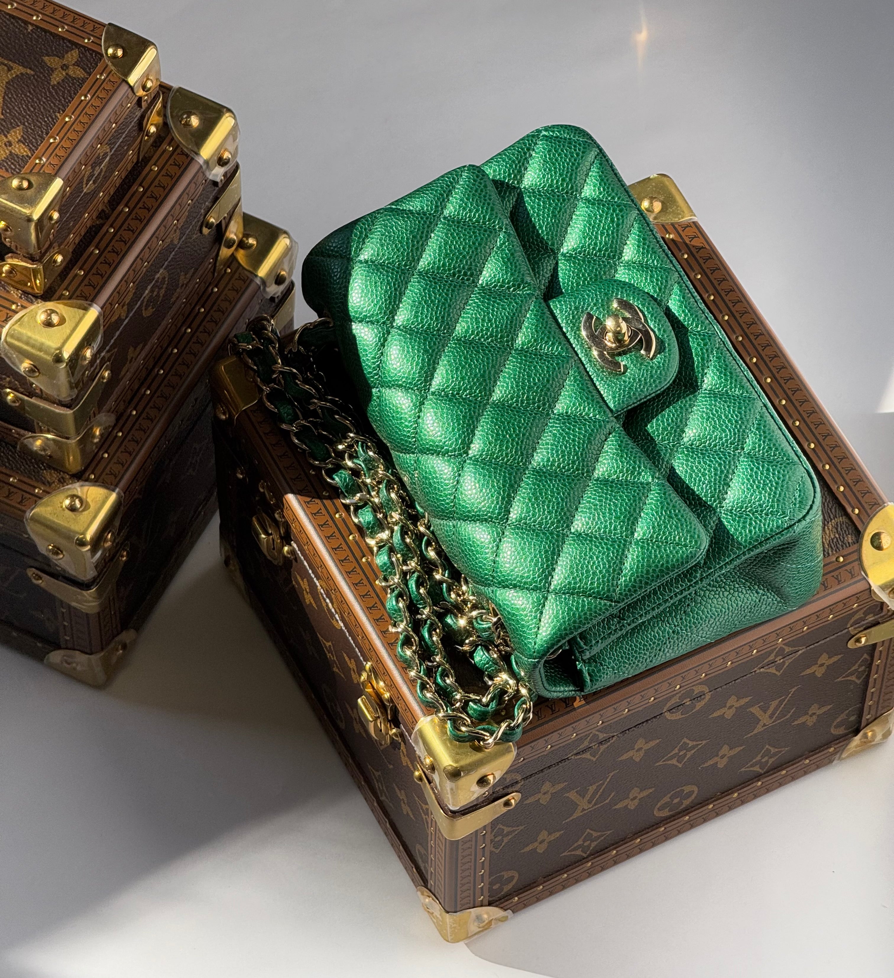 CHANEL 18S エメラルドグリーン メタリックキャビアスキン ウォレット Chanel 18S Caviar Wallet Iridescent Emerald Green