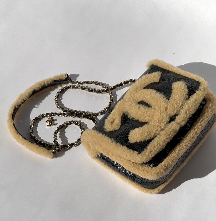 Chanel Black Shiny Crumpled Sheepskin and Shearling Mania Flap
