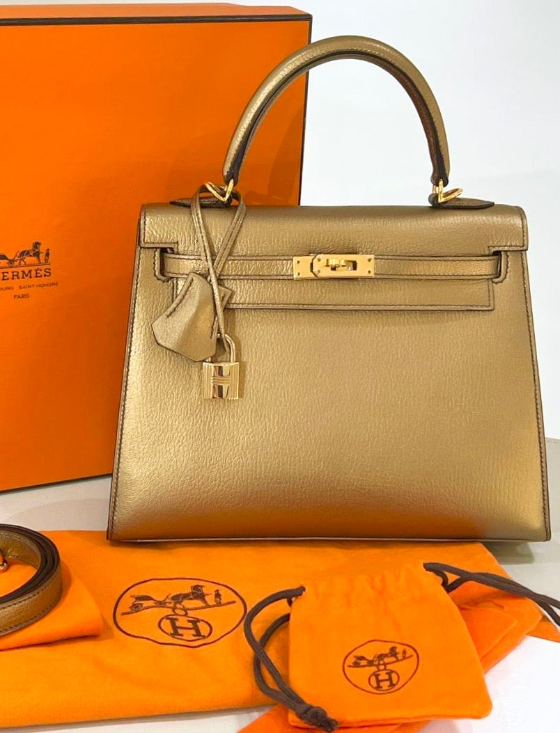Hermes Limited Edition Bronze Chèvre Metallic Kelly 25 Sellier