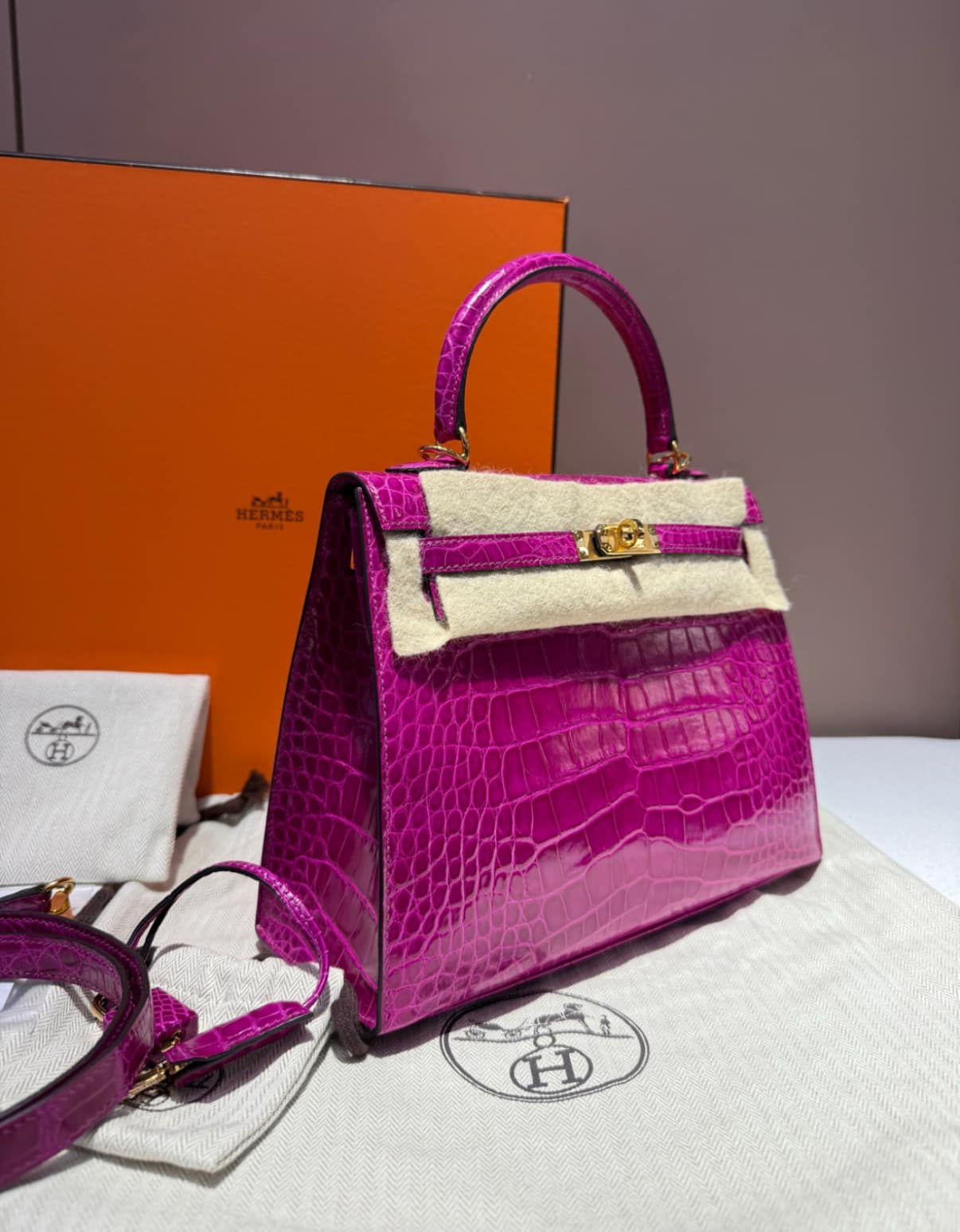 Hermes 2019 Rose Scheherazade Shiny Niloticus Crocodile Kelly 25 Sellier
