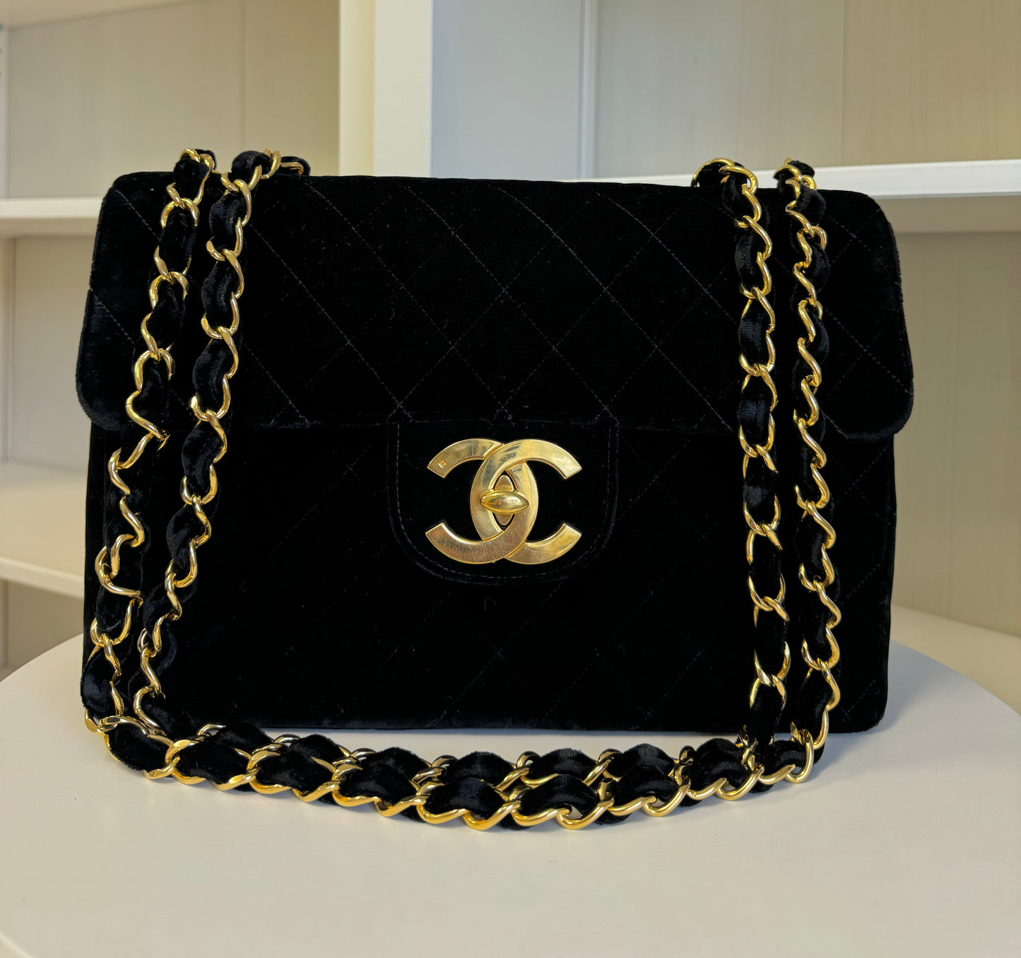 CHANEL 1995 VINTAGE BLACK VELVET JUMBO CLASSIC FLAP