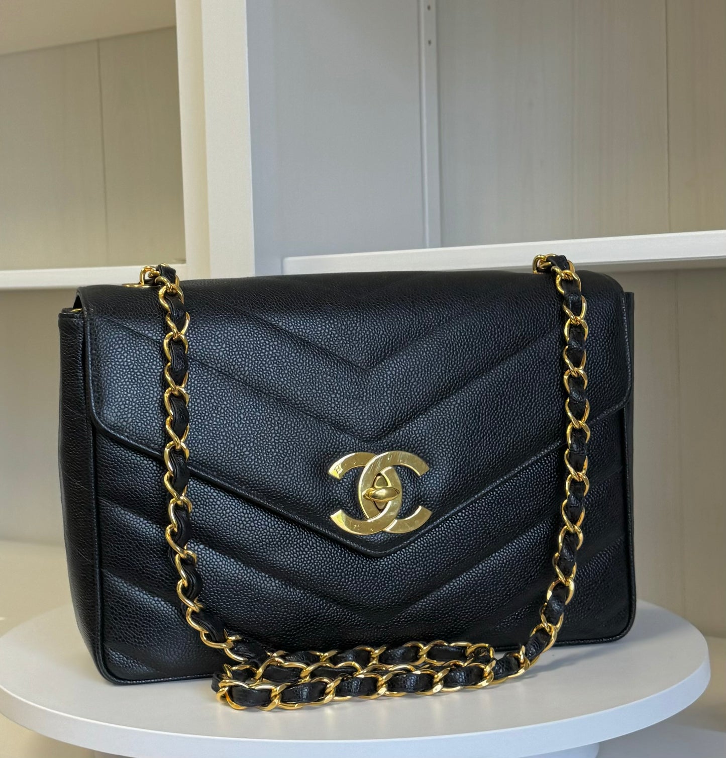 CHANEL VINTAGE BLACK CAVIAR CHEVRON JUMBO FLAP