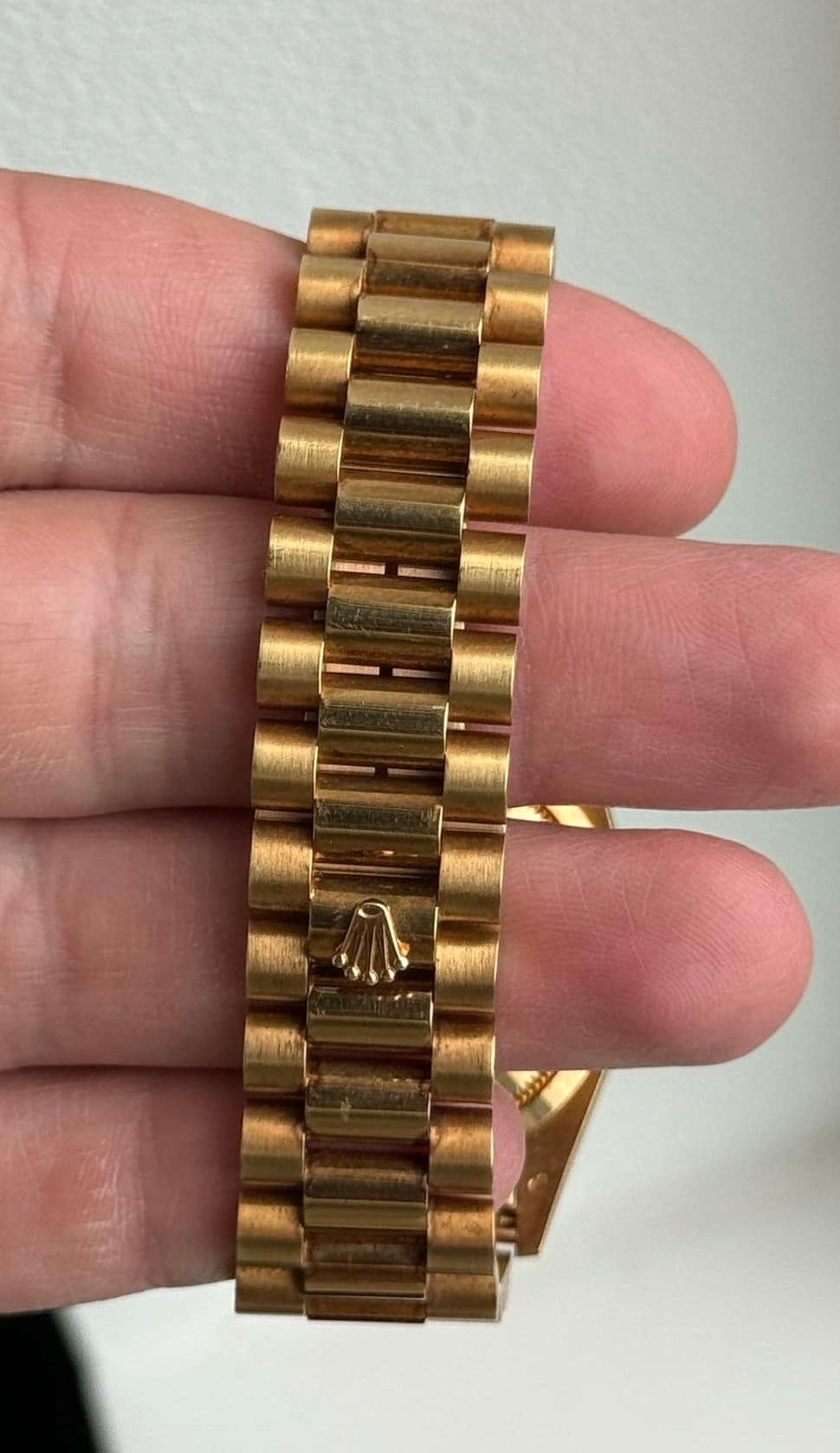 Vintage 1990 Rolex Day-Date 36mm Yellow Gold, Ruby String Dial Diamond Watch