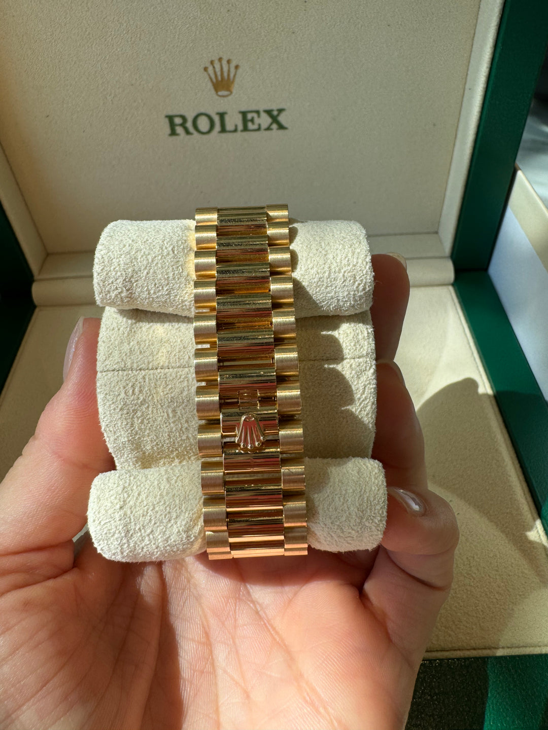 Rolex Day-Date 36mm Yellow Gold MOP Diamond Watch