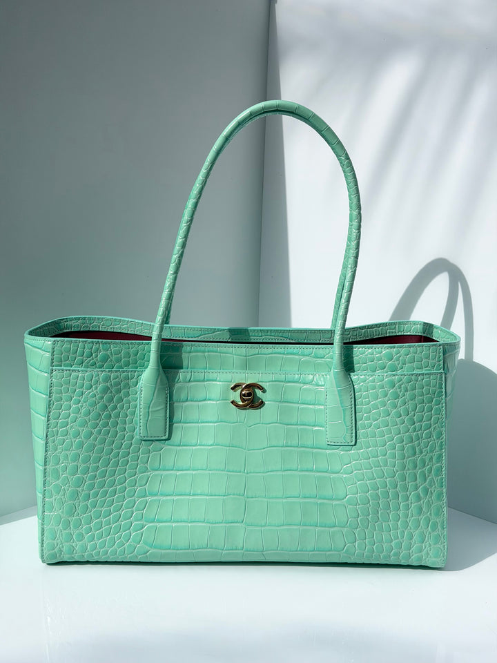 Chanel Small Shopping Bag Crocodile Embossed Calfskin Green 2026