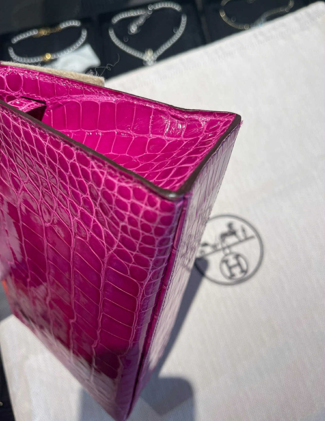 Hermes Rose Scheherazade Alligator Kelly Pochette