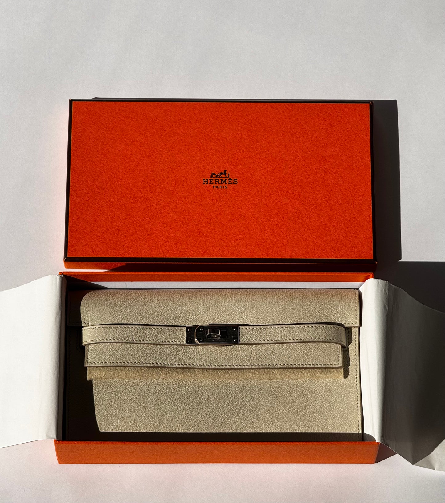 2024 Hermes Craie Kelly Classique To Go Wallet PHW