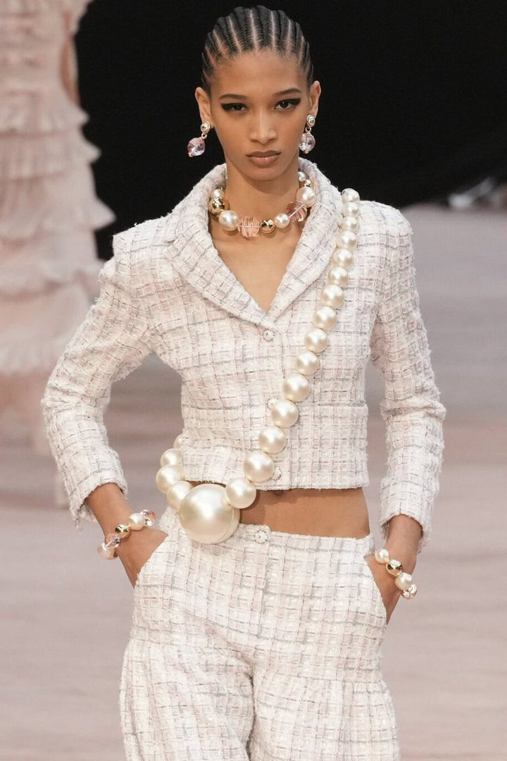 Chanel Pearl Necklace Minaudière Plexiglass And Gold Tone Metal Runway 2025/26