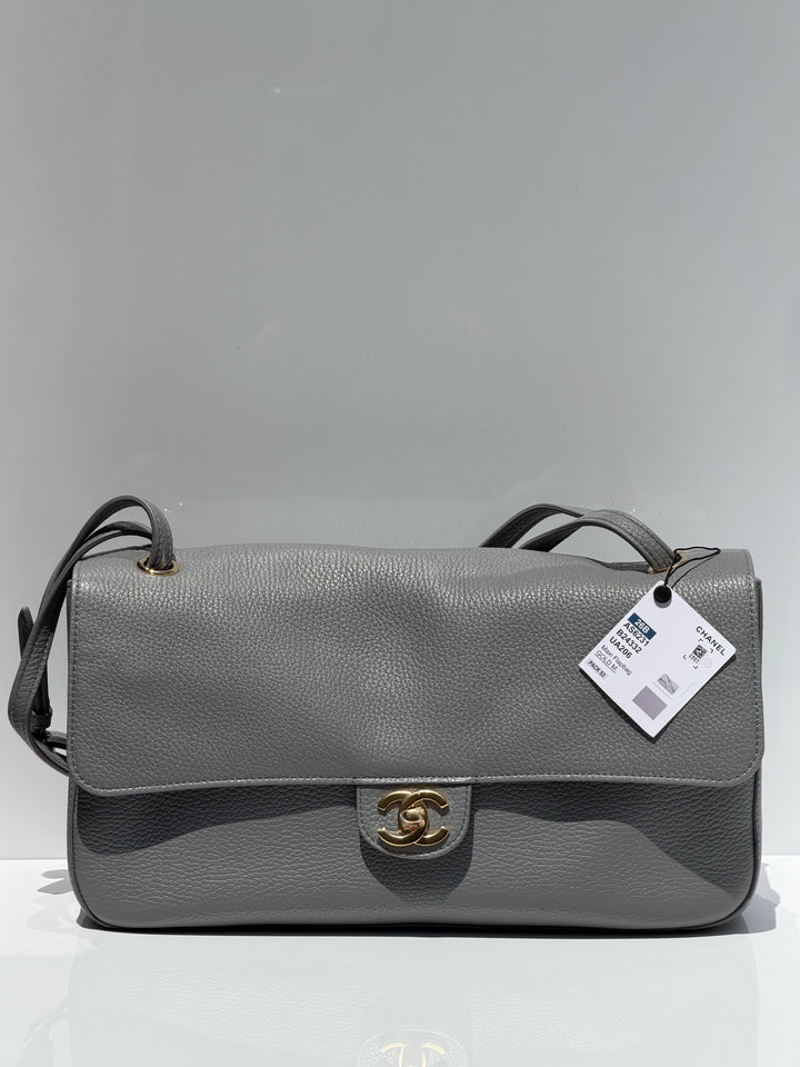 Chanel Maxi Flap Bag Grey Grained Calfskin Gold Tone Hardware Métiers D’Art 2026