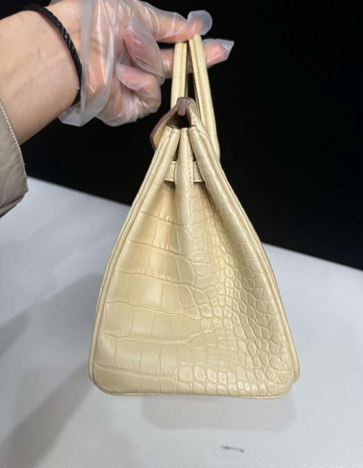 Hermes Matte Crocodile Vanille Birkin 25 GHW