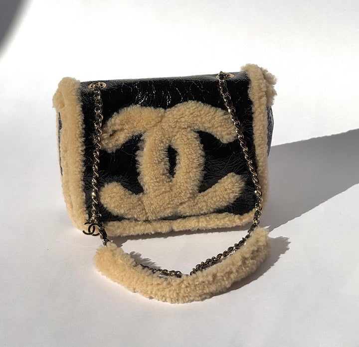 Chanel Black Shiny Crumpled Sheepskin and Shearling Mania Flap
