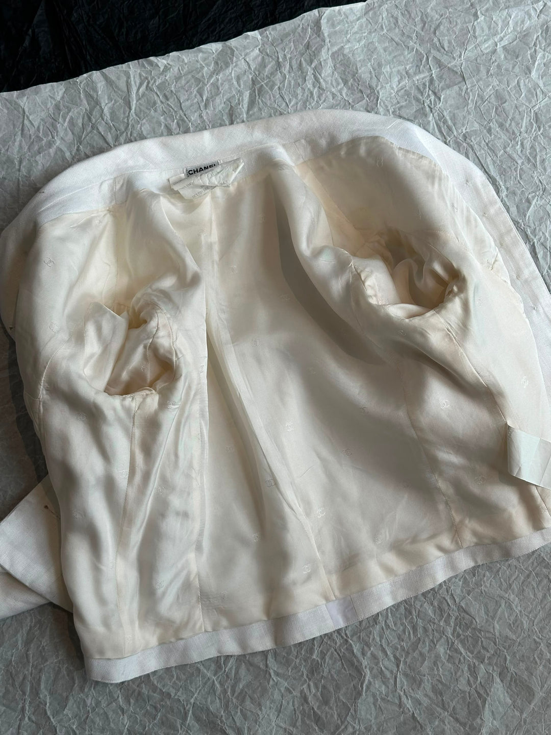 Chanel CC Logo White Linen Runway Jacket 1995