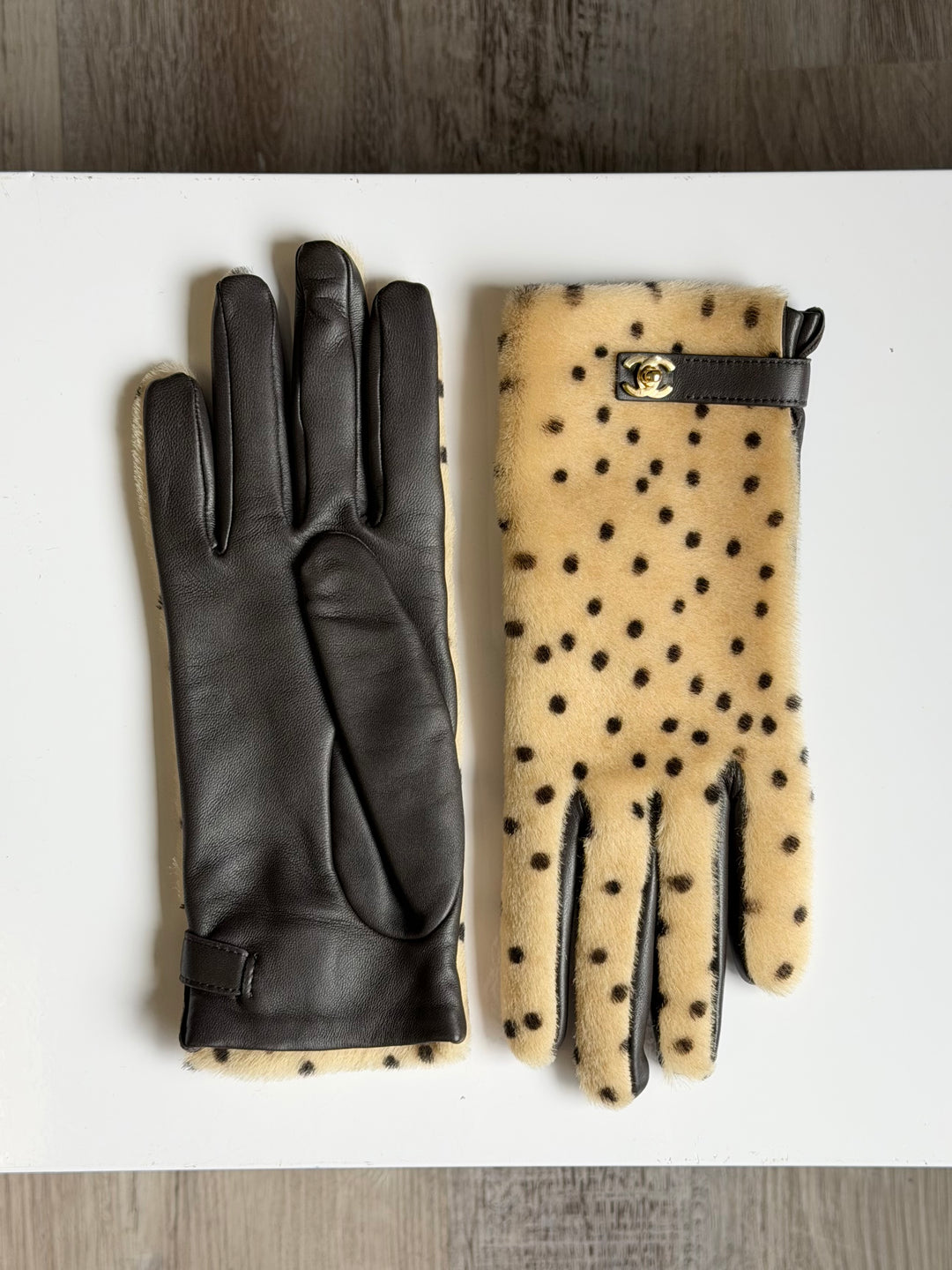 Chanel Beige & Black Spotted Lambskin Gloves with CC Turnlock Detail Gold Hardware Métiers d’Art 2026