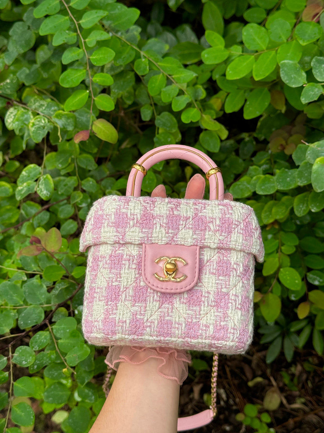 Chanel Pink Ecru Tweed Handle Crush Small Vanity Case