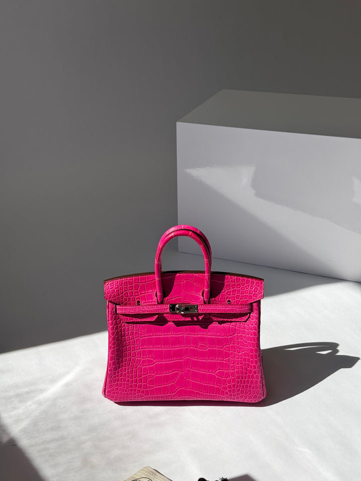 Hermès Birkin 25 Matte Alligator Rose Shocking Palladium Hardware 2019