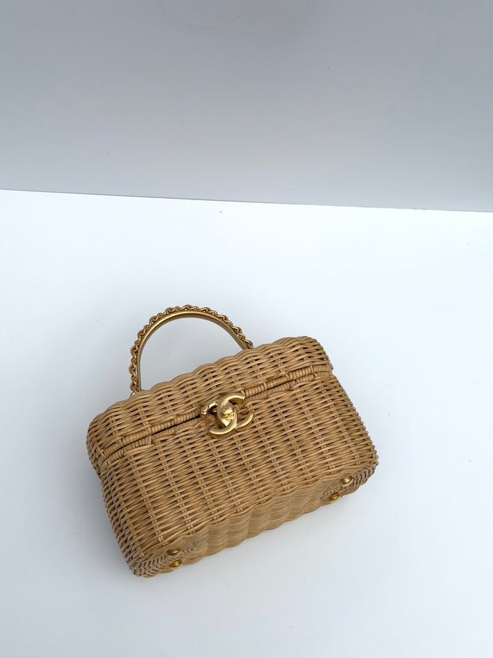 Chanel Cruise 2025/26 Braided Rattan Vanity Case