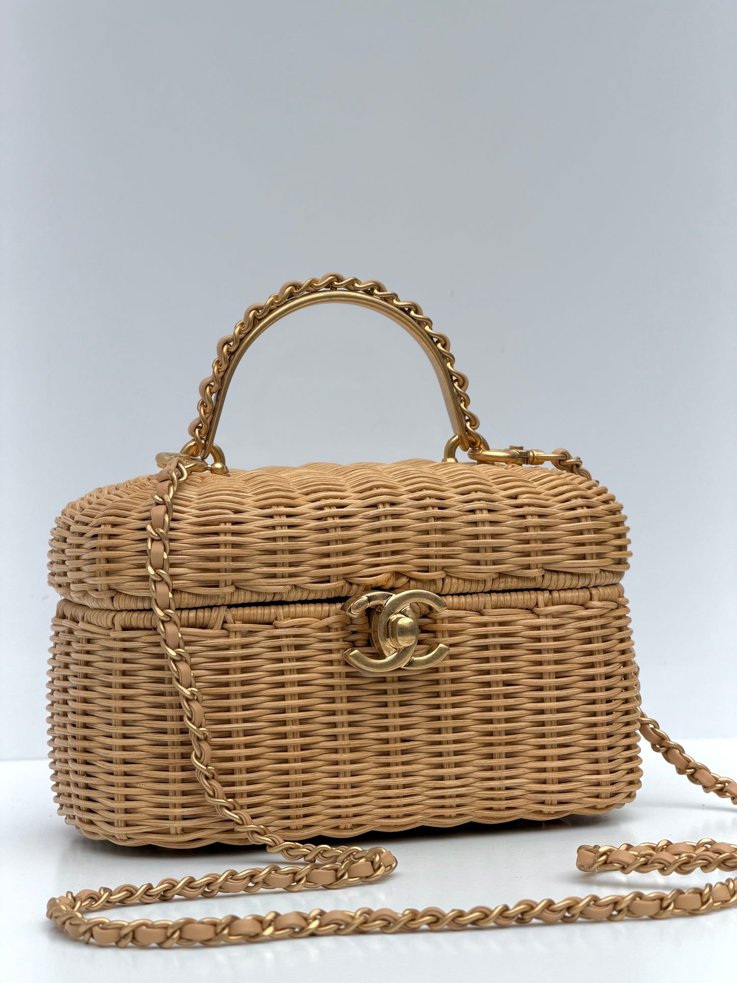 Chanel Cruise 2025/26 Braided Rattan Vanity Case