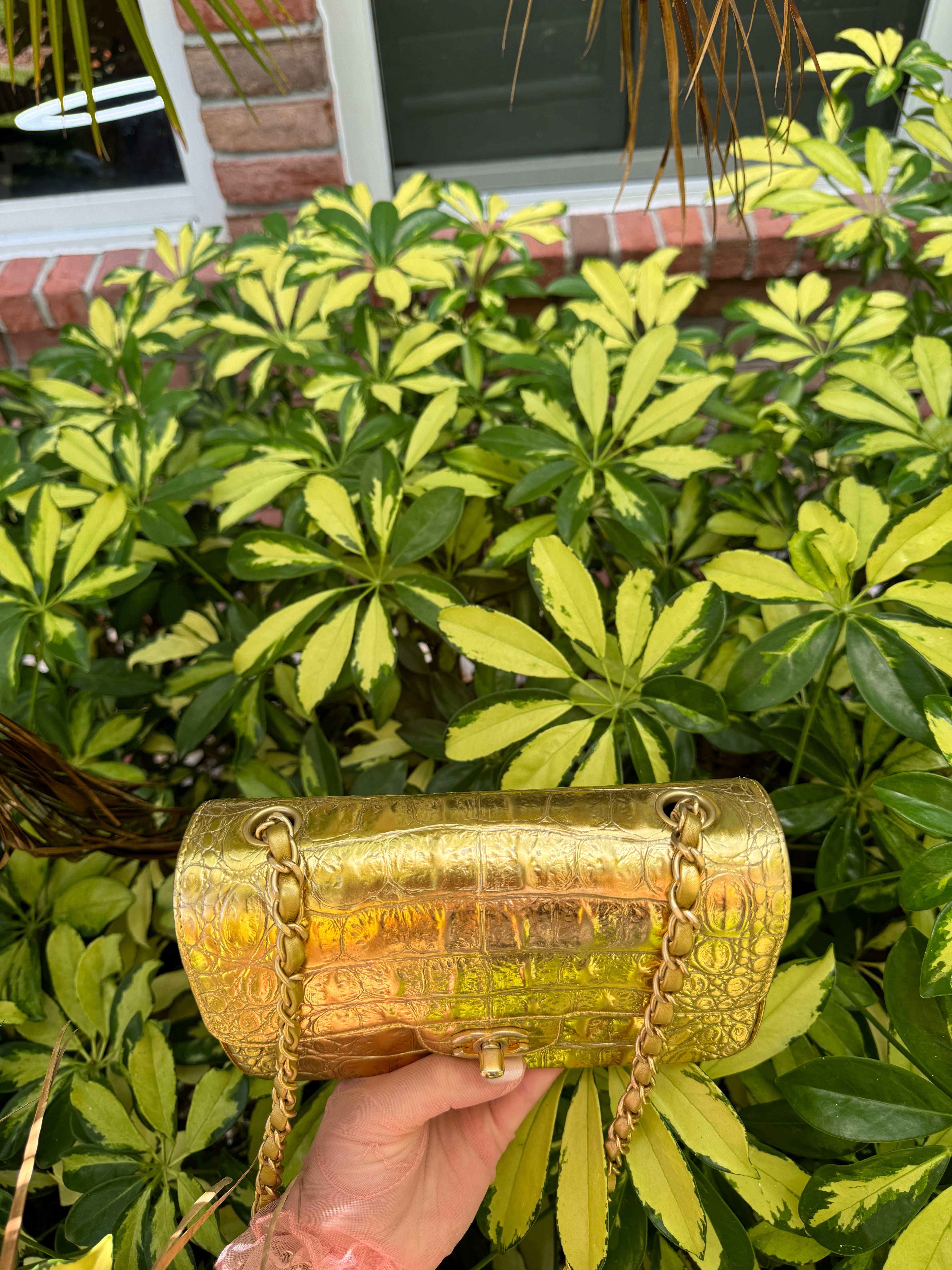 CHANEL ゴールド ケース Chanel Metallic Calfskin Crocodile Embossed Cocodile Small