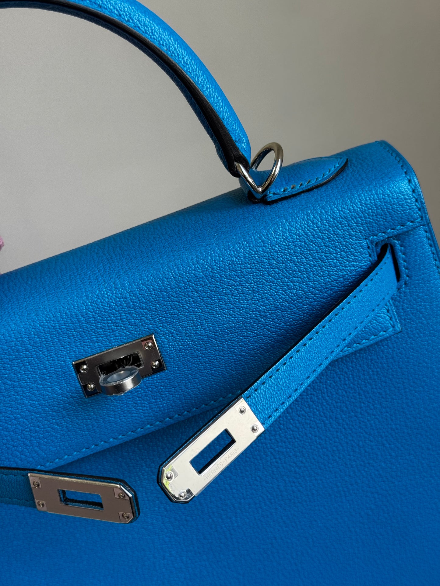 Hermes Bleu Frida Chèvre Kelly 25 Sellier