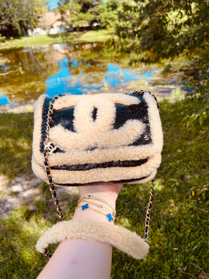 Chanel Black Shiny Crumpled Sheepskin and Shearling Mania Flap
