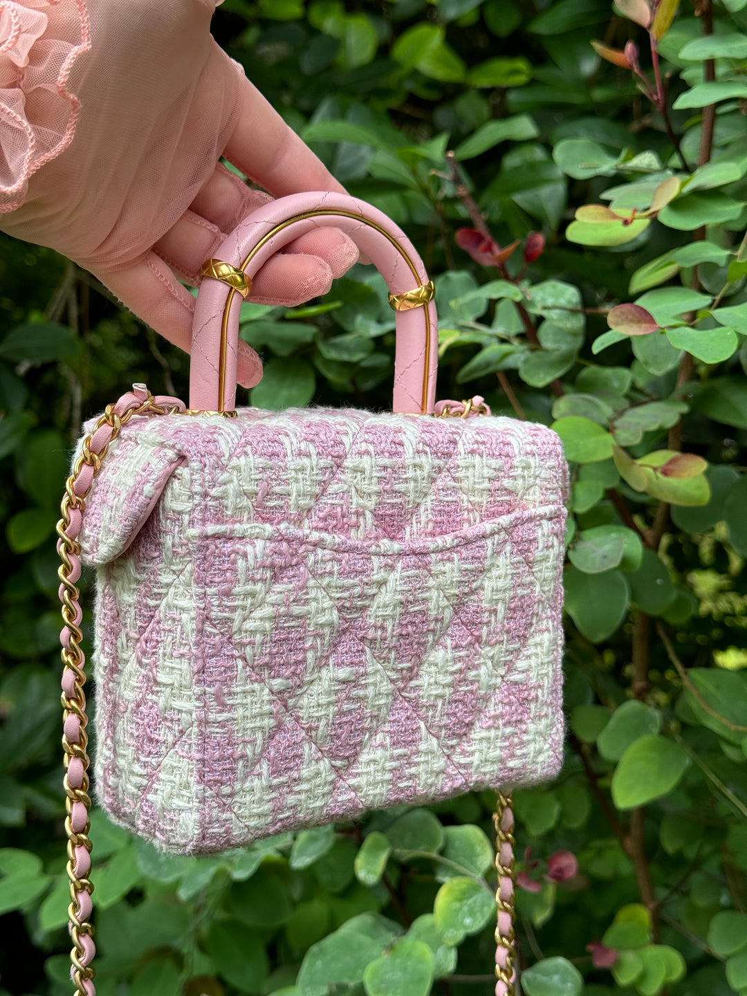 Chanel Pink Ecru Tweed Handle Crush Small Vanity Case