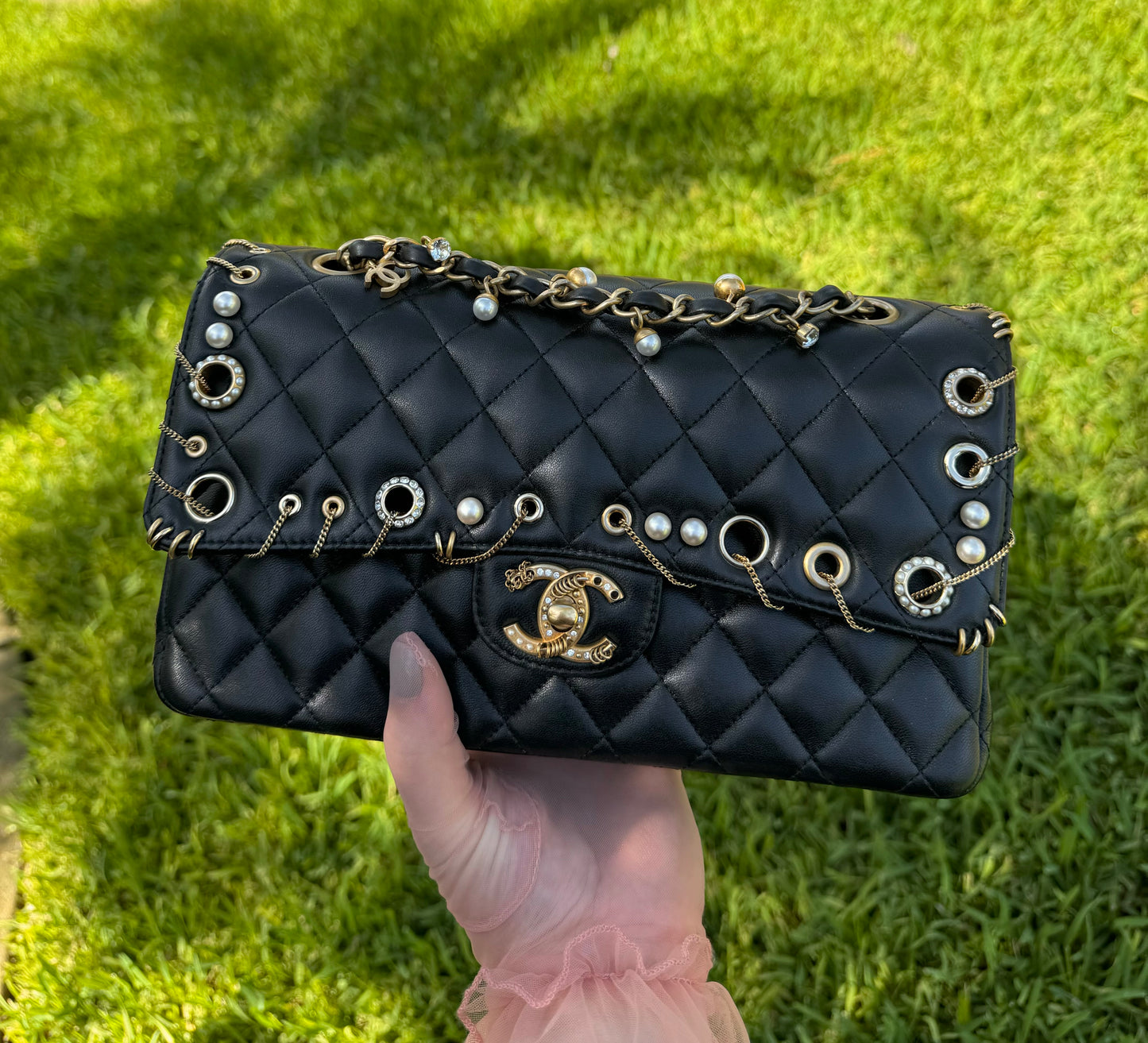 CHANEL 2019 PIERCING CHARMS BLACK MEDIUM CLASSIC DOUBLE FLAP BAG