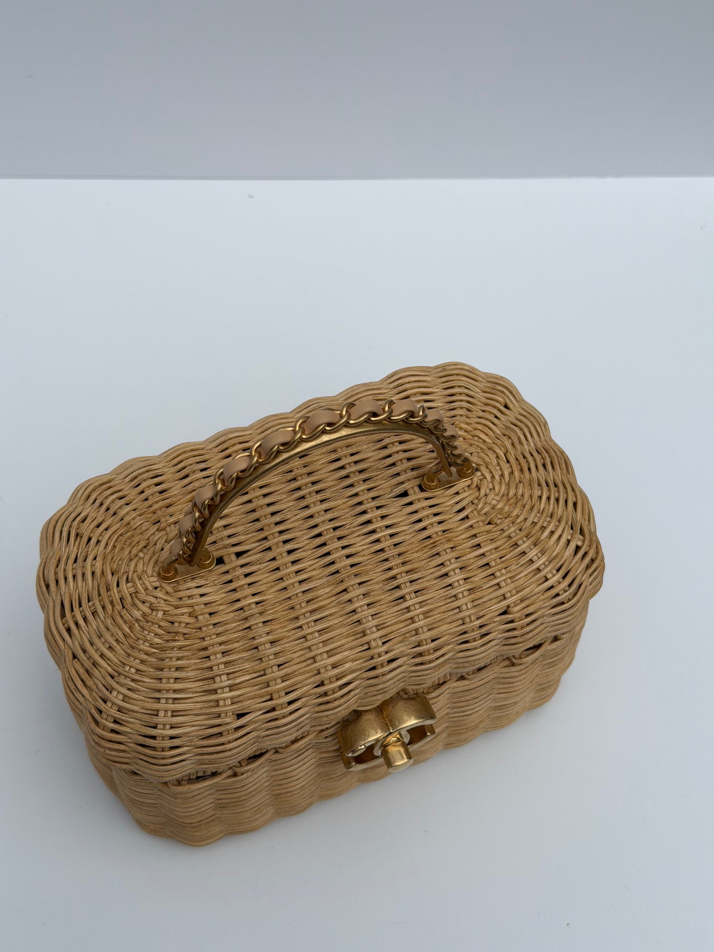 Chanel Cruise 2025/26 Braided Rattan Vanity Case