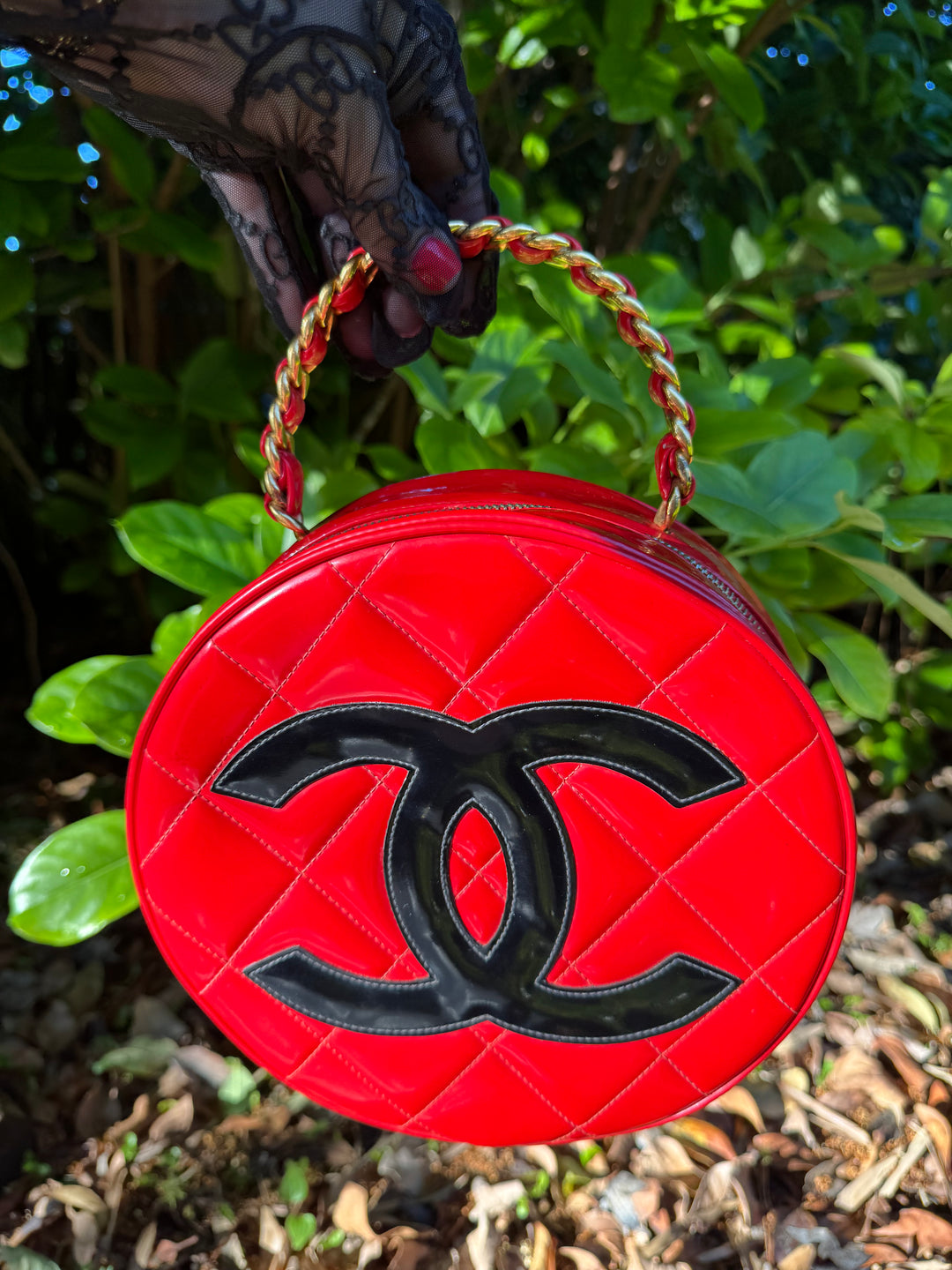 Chanel 1995 Red Patent Round Vanity