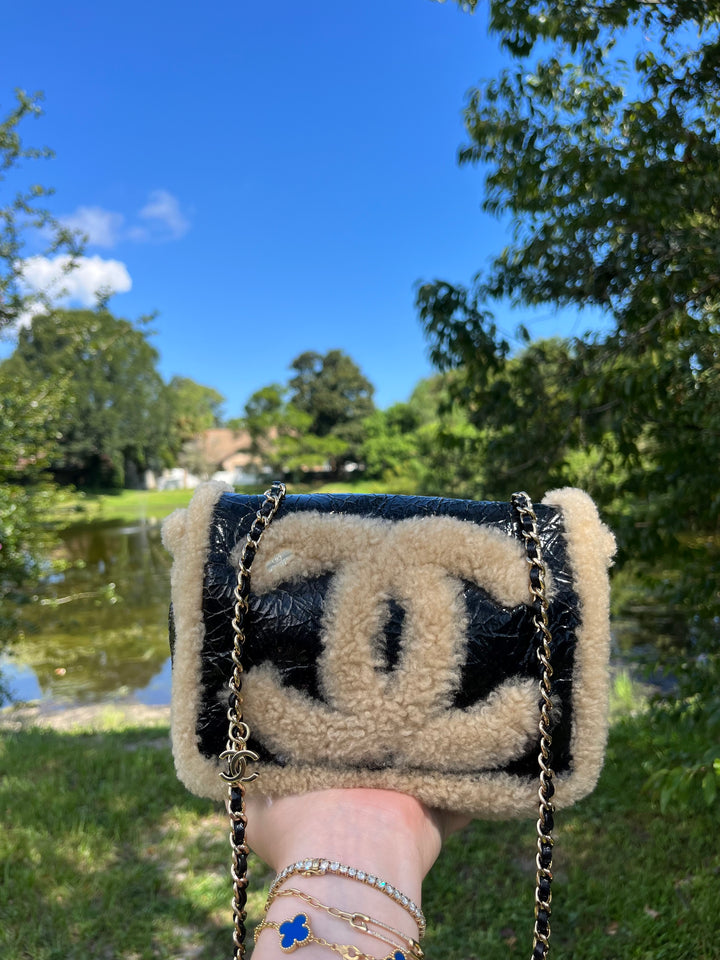 Chanel Black Shiny Crumpled Sheepskin and Shearling Mania Flap