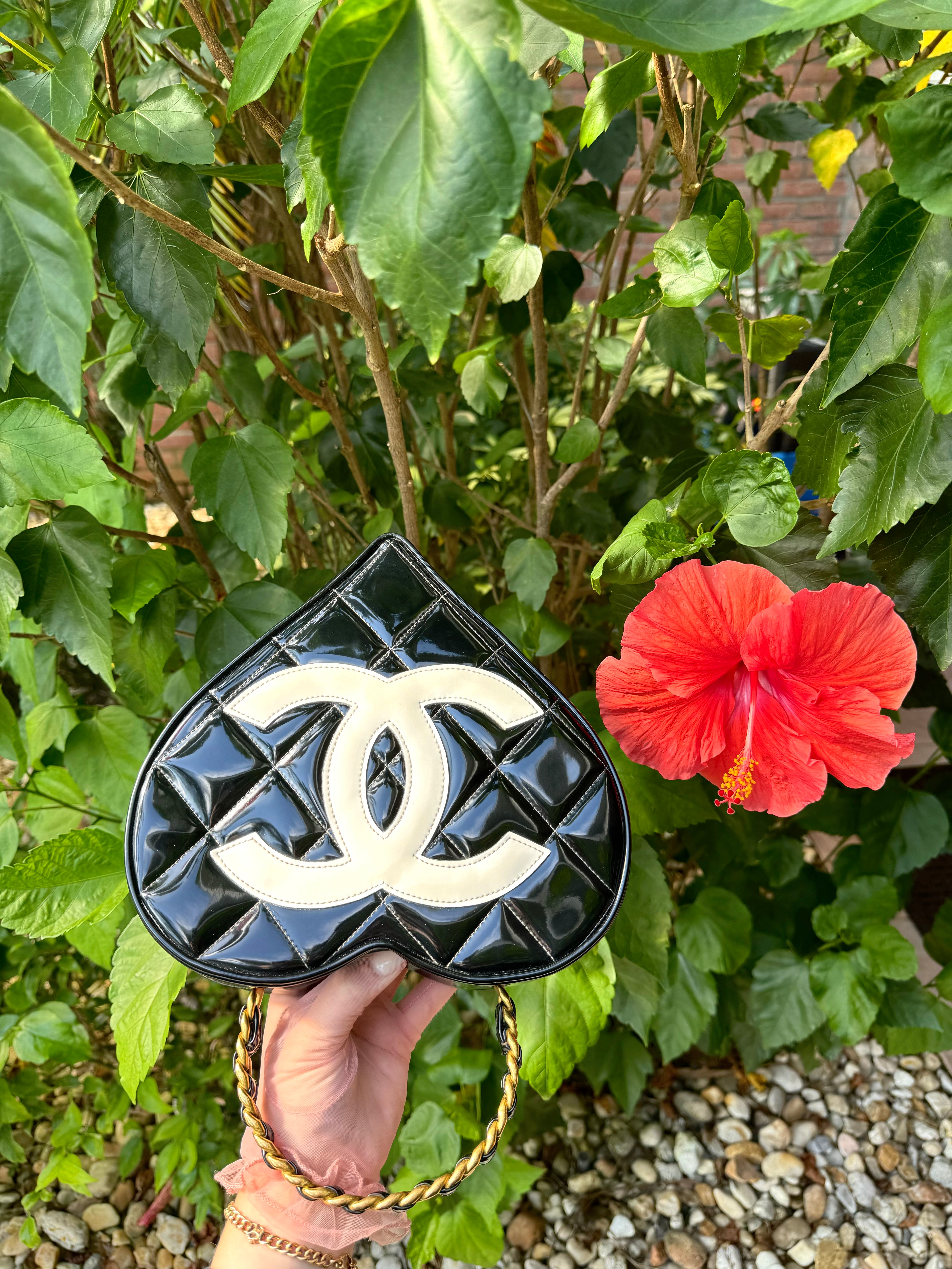 Chanel 1995 CC Heart Vanity Bag – Its A Luv Story