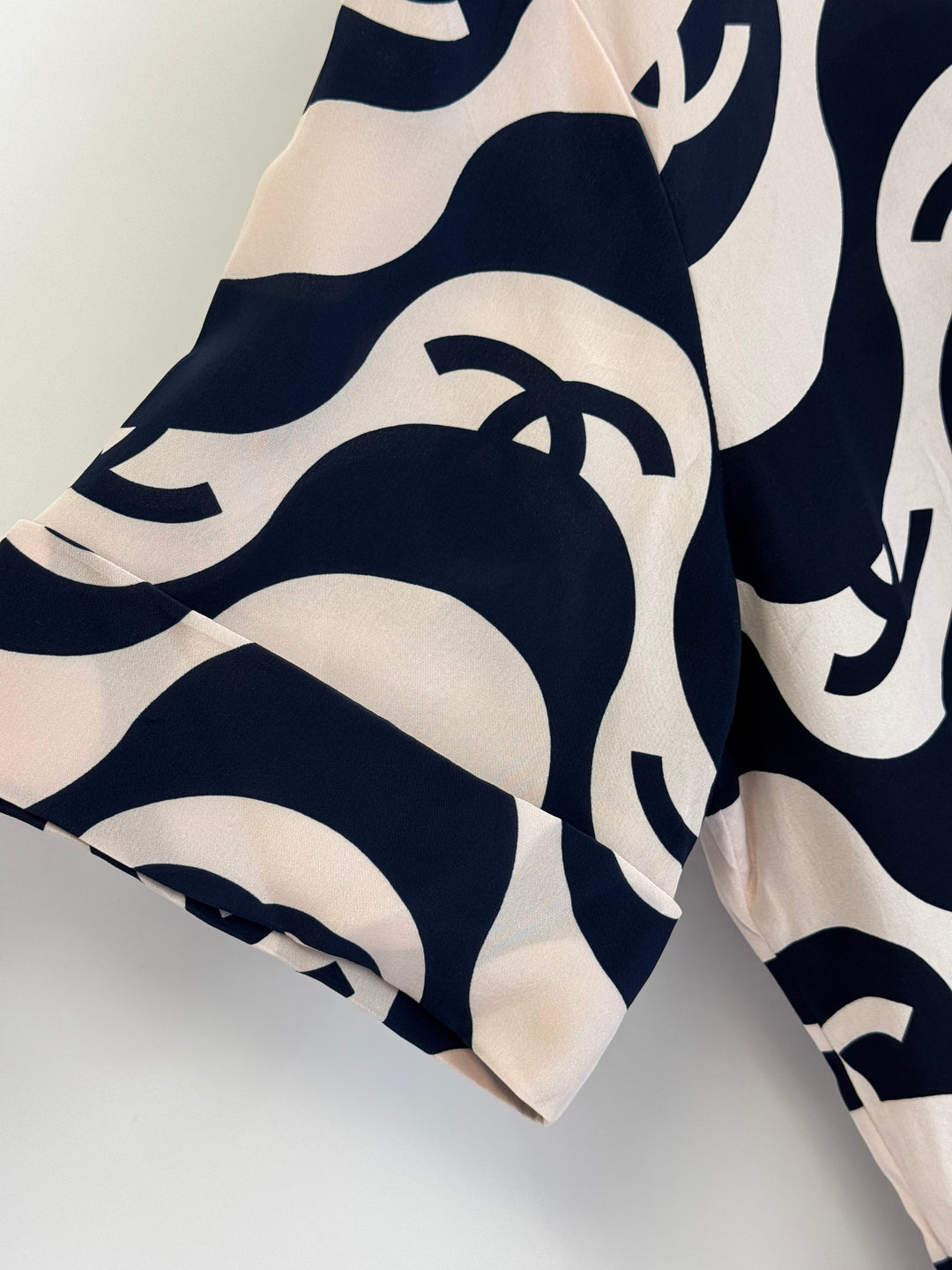 Chanel 2021 Navy/Pink Silk Wave Shirt & Pants Set