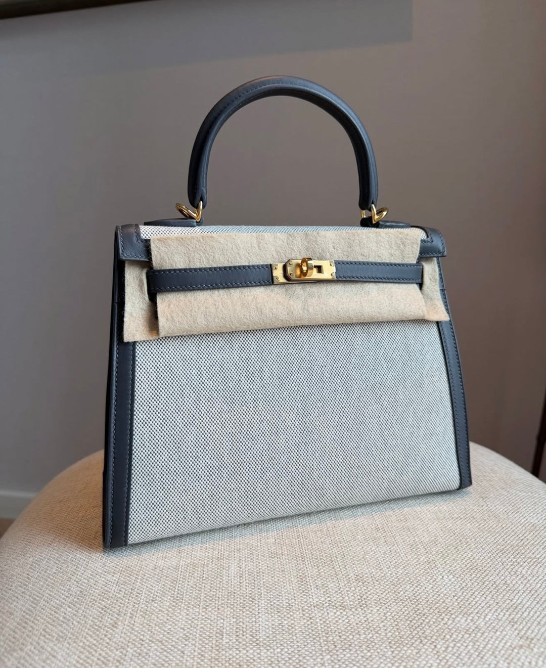 Hermès Limited Edition Ardoise Swift and Ecru Toile Kelly 25 Sellier Gold Hardware 2025