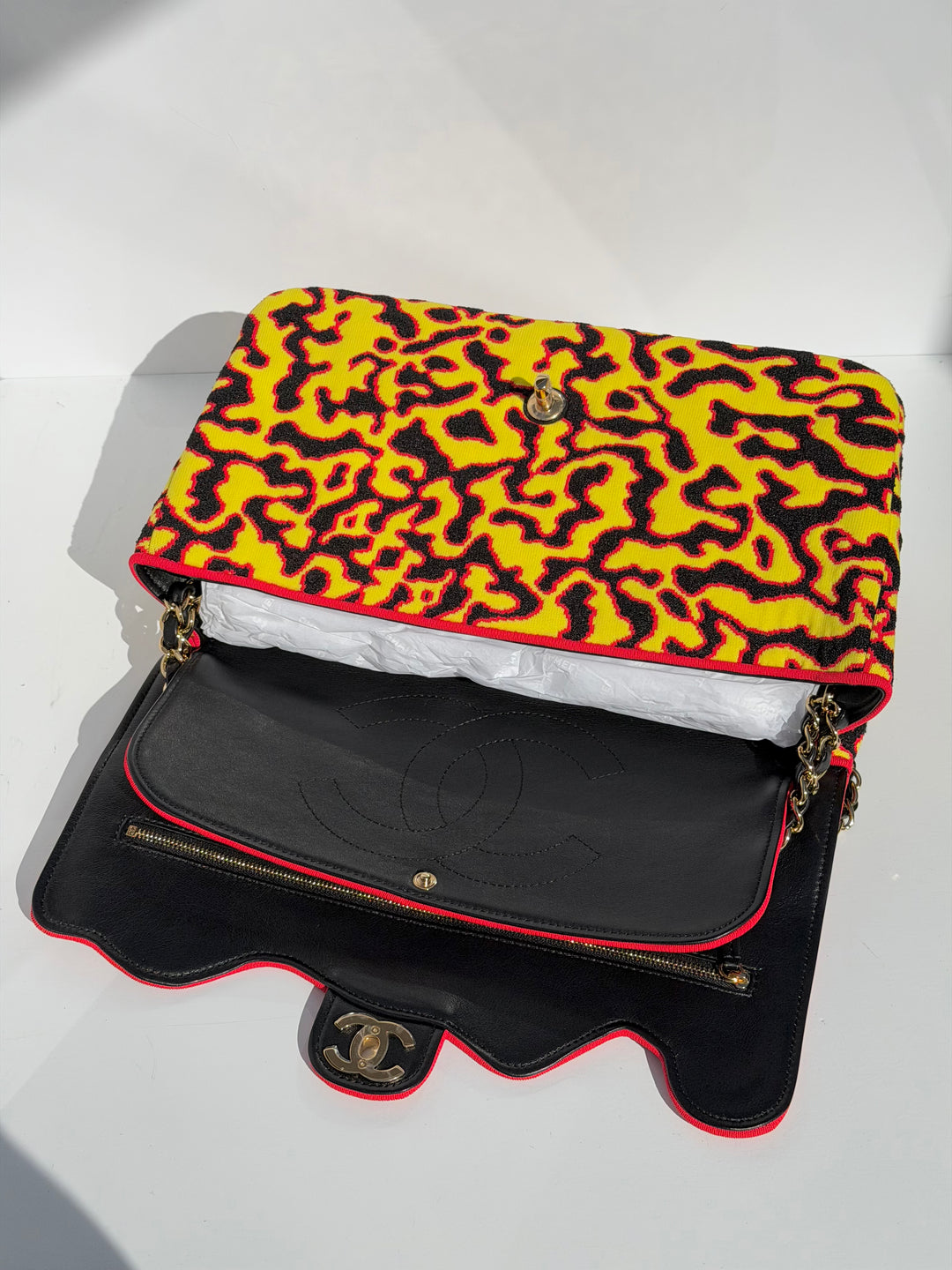 Chanel Maxi Runway Flap Bag in Yellow, Red & Black Mixed Fibers Gold Hardware Métiers d’Art 2026