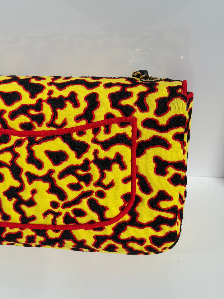 Chanel Maxi Runway Flap Bag in Yellow, Red & Black Mixed Fibers Gold Hardware Métiers d’Art 2026