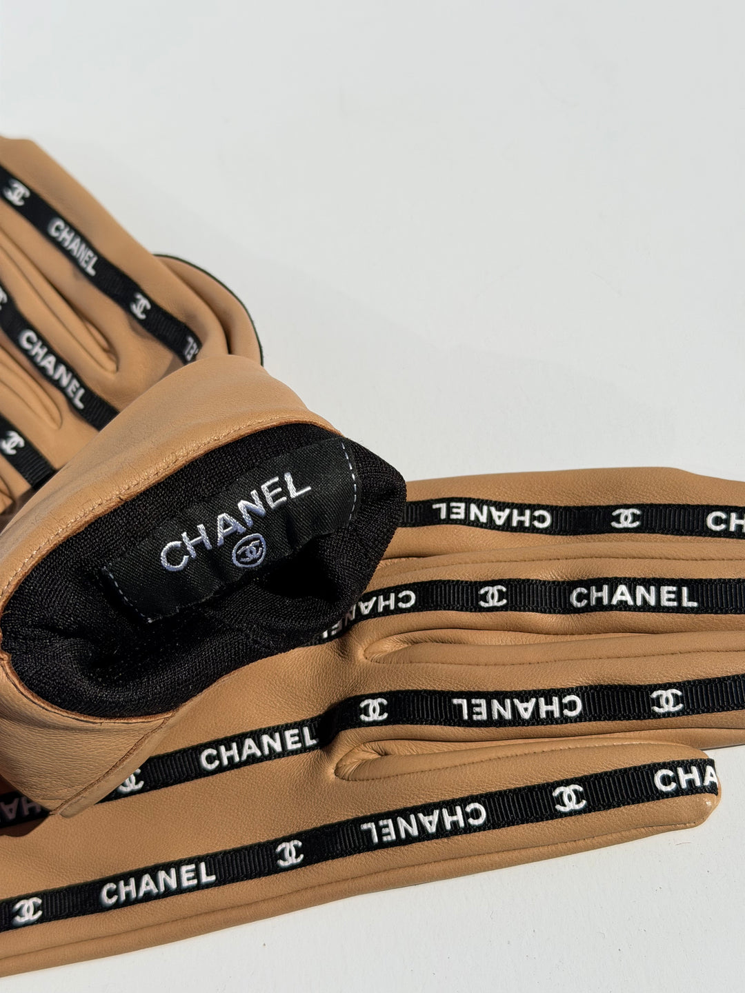 Chanel Vintage CC Logo Gloves