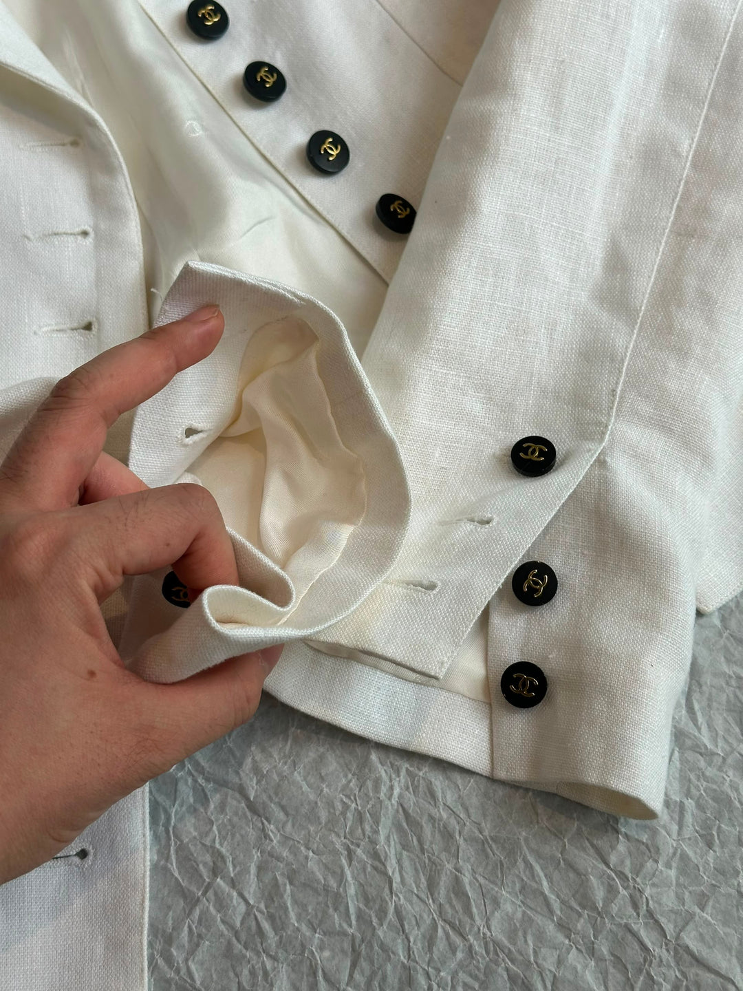 Chanel CC Logo White Linen Runway Jacket 1995