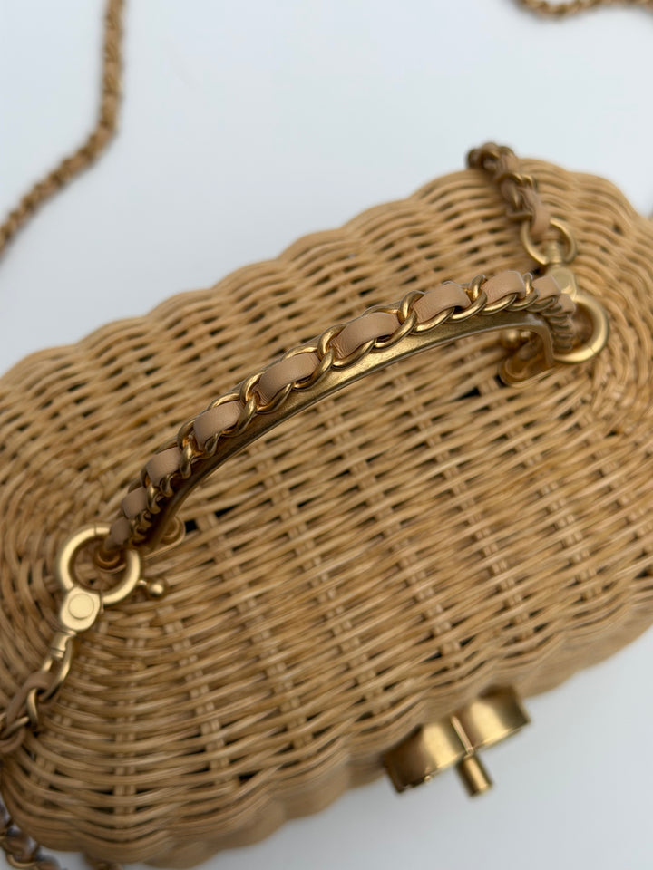 Chanel Cruise 2025/26 Braided Rattan Vanity Case
