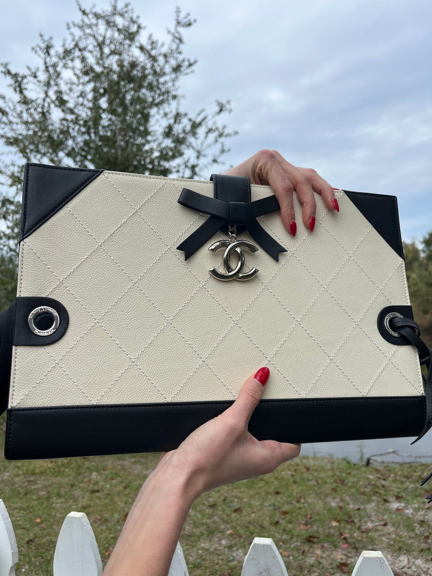 CHANEL CAVIAR LEATHER PORTFOLIO CLUTCH BAG